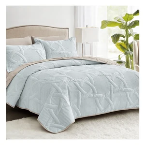 6-Piece Bedding Set Quilted 100% Polyester Fibre Bedspread Customized Size All-Season Set on the Bed