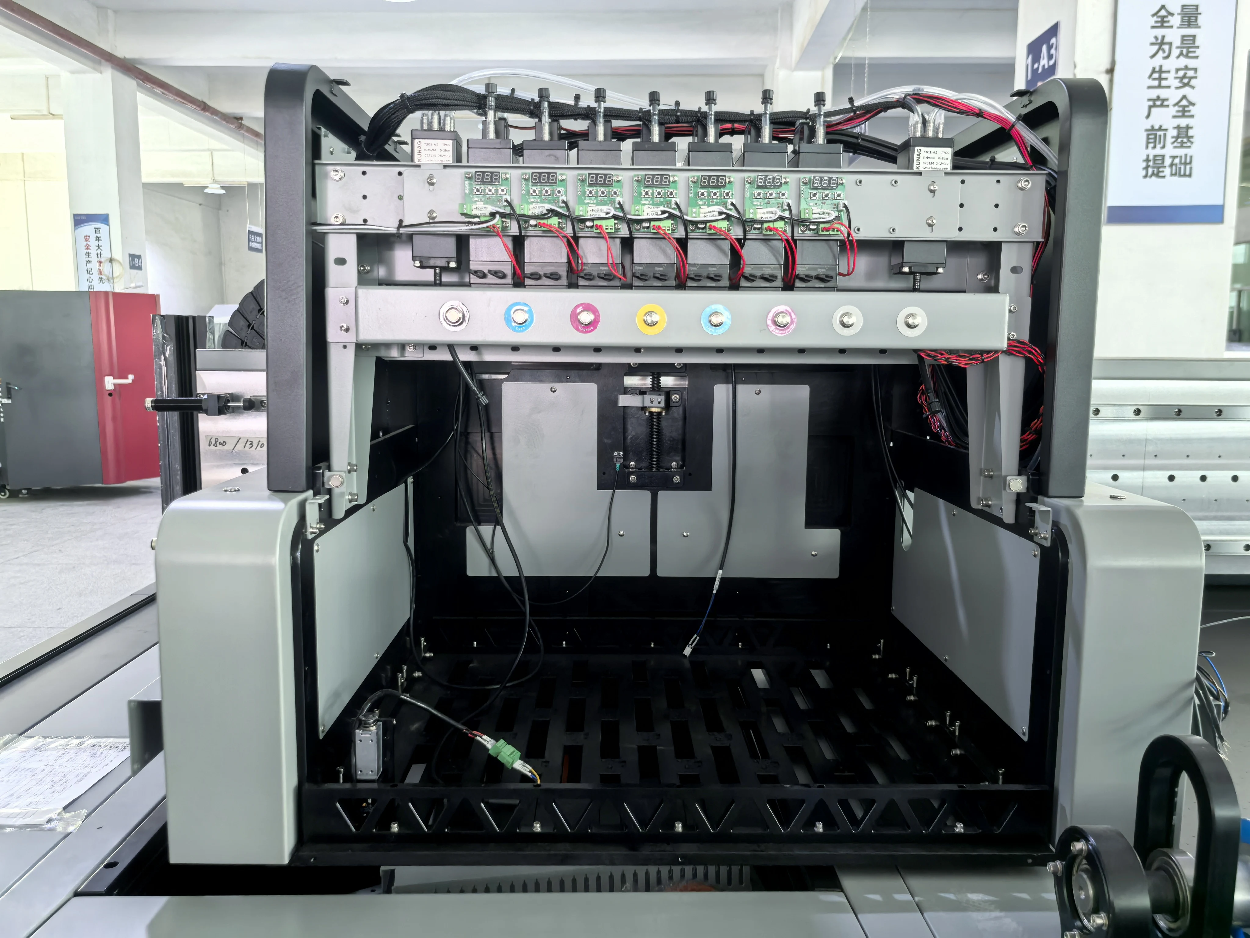 Lanqi 5000mm Hybrid UV Printer - Versatile Flatbed Printing for