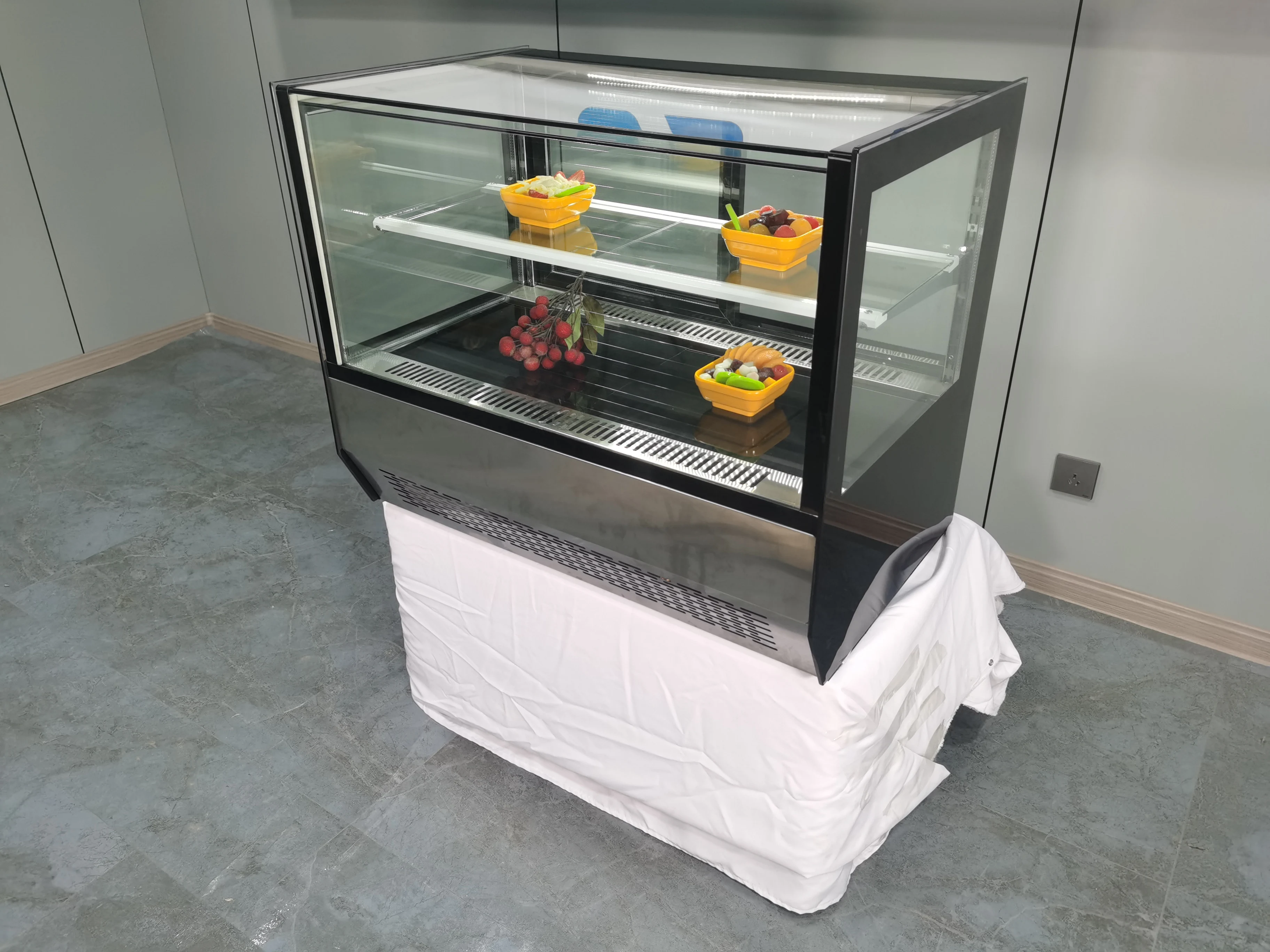 Cake Refrigerator Direct/air Cooling Fridge Refrigerator Desktop/vertical showcase Cake Display Refrigerator for Sale Commercial