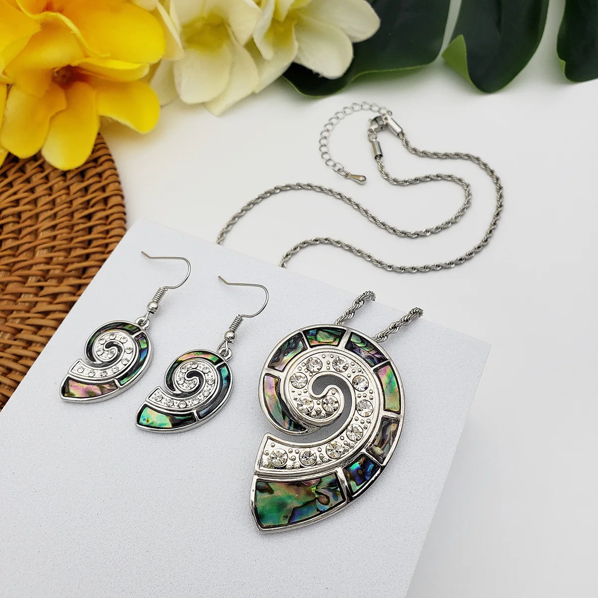 LEEQBCR 1 paio Orecchini pendenti in argento Sterling 925 con foglie pendenti a forma di nappa lunga orecchini da donna