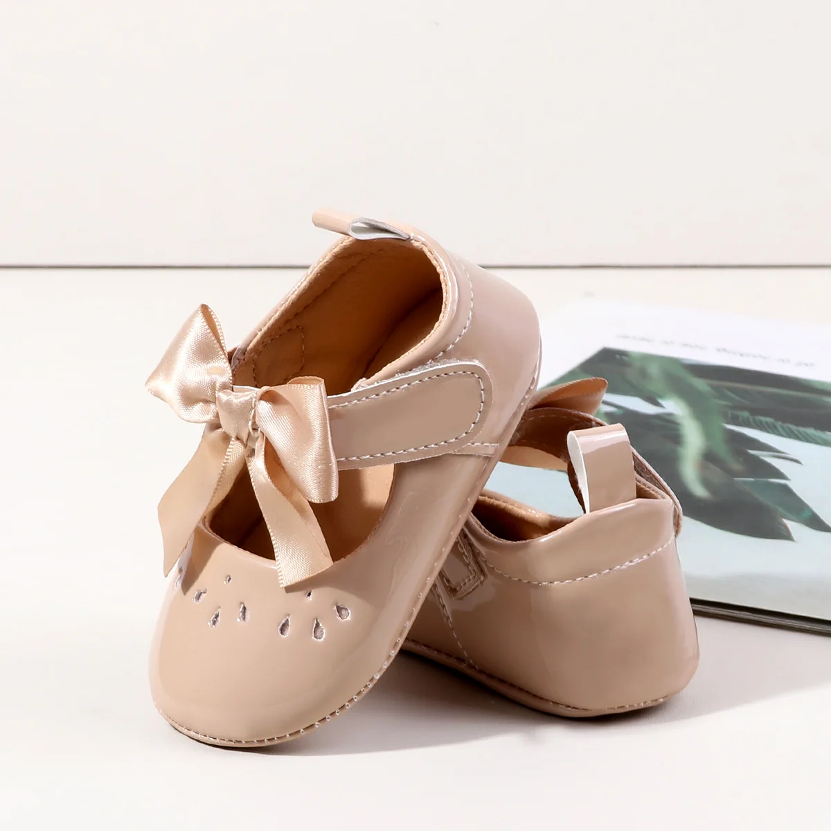 Big Bowknot Design Bling Cloth Material Soft Sole Princess Newborn Infant Bbay Shoes for Girls supplier