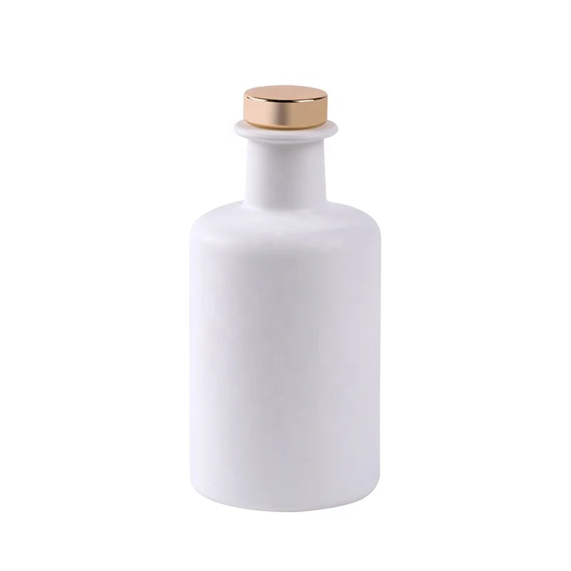 Matte Black Custom Colored Empty Wholesale  250ml Glass Diffuser Bottles with Cork