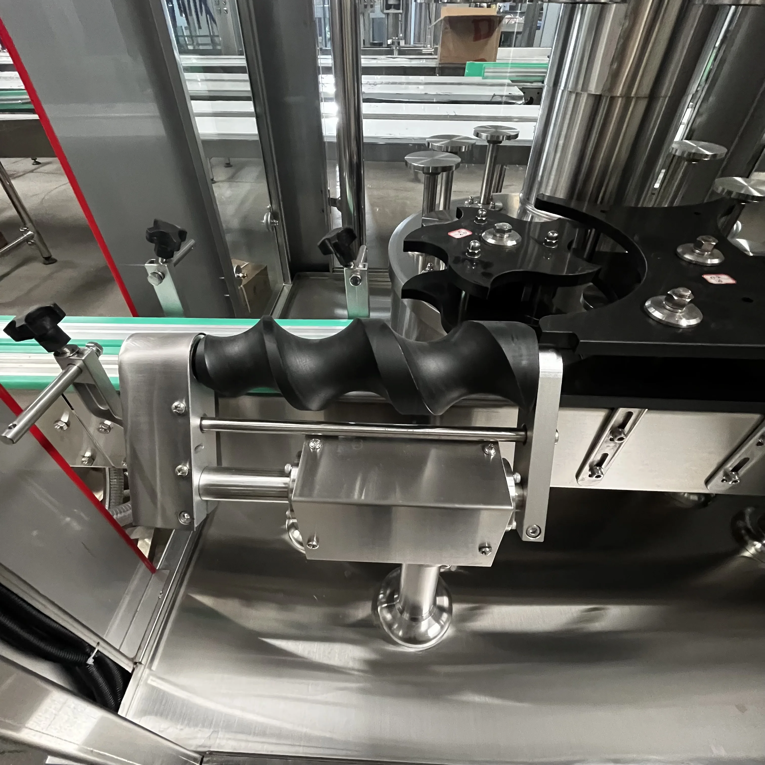 Fully Automatic Counter Pressure Filling Machine Rotary Filler Grape Wine Bottling Machine