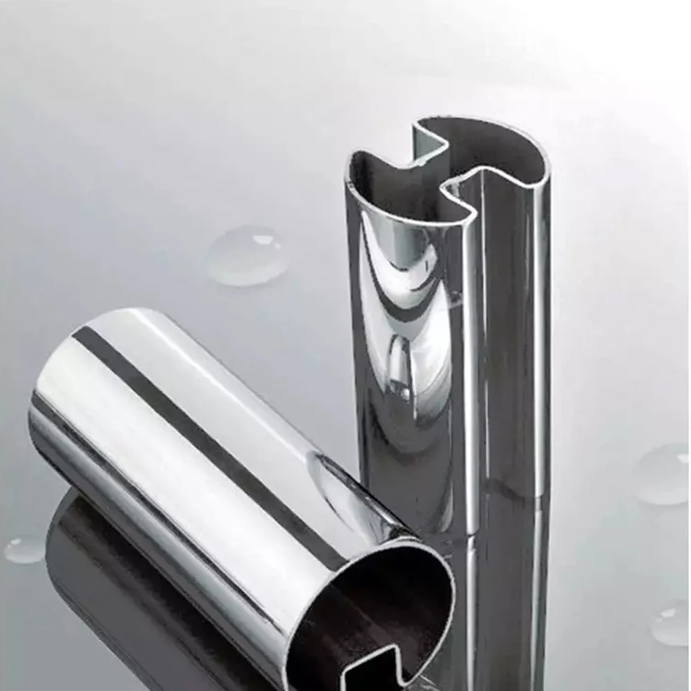 The structure uses 302 stainless steel shaped pipe