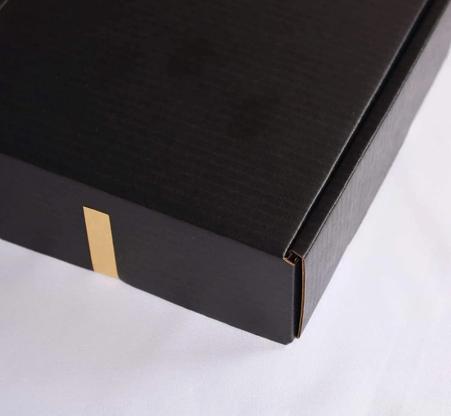 Custom Logo Luxury Gold Foil Stamping Black Box Mailing