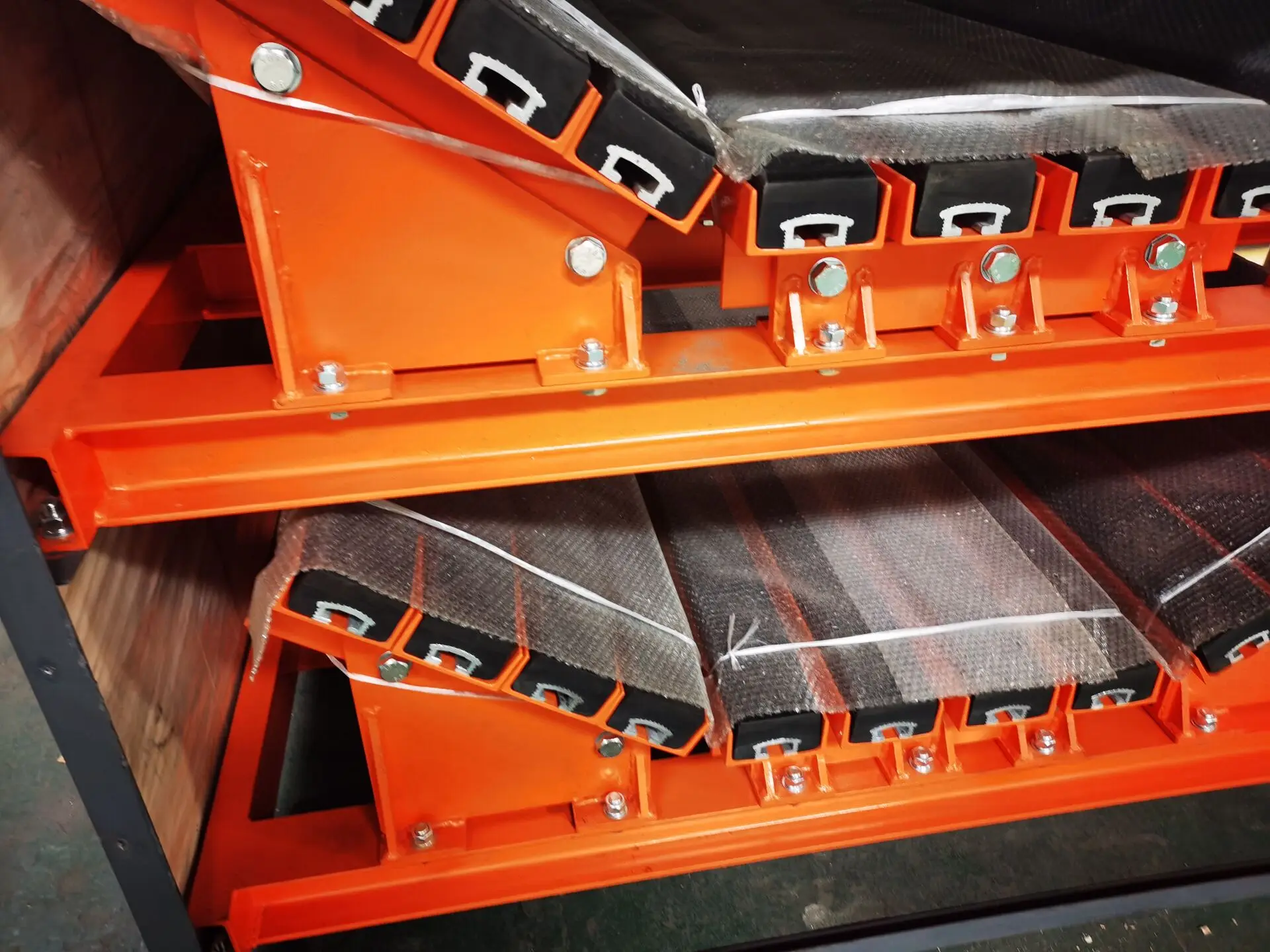 Conveyor Unloading Point Anti Spill Cradle Impact Bar Buffer Bed ...