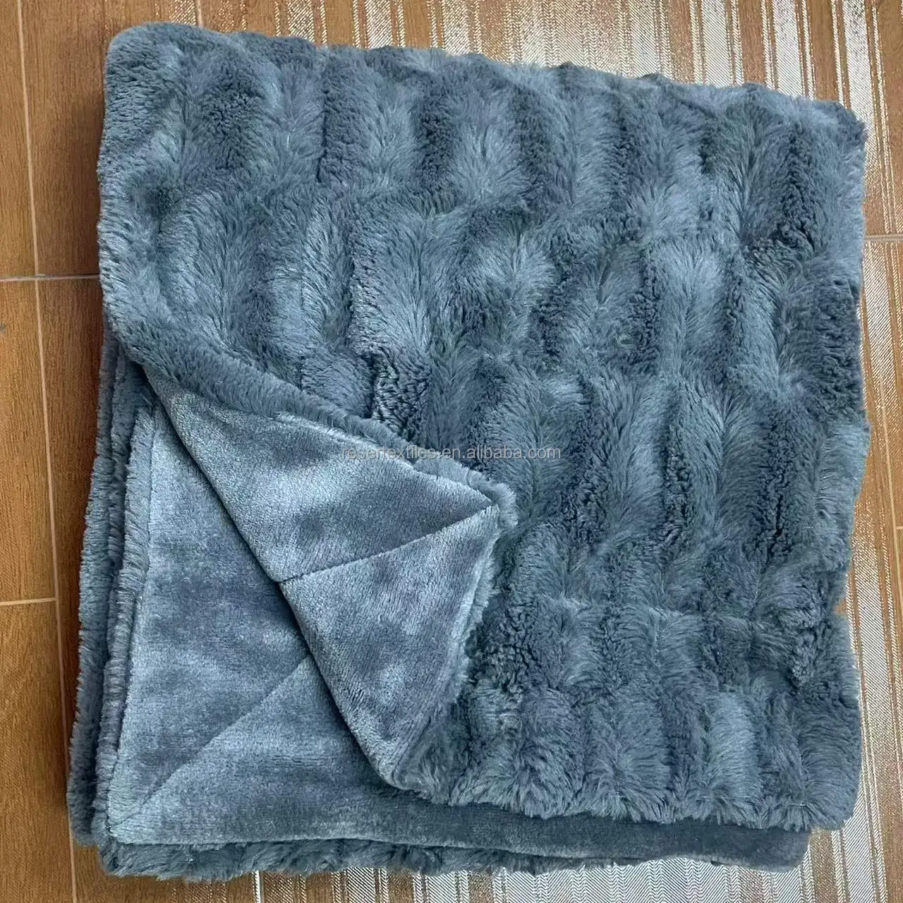 Solid Fluffy Soft Modern Knitted 100% Polyester Winter Fleece Throw Blanket Anti-Dust Mite Machine Washable Long Hair Cozy Fuzzy