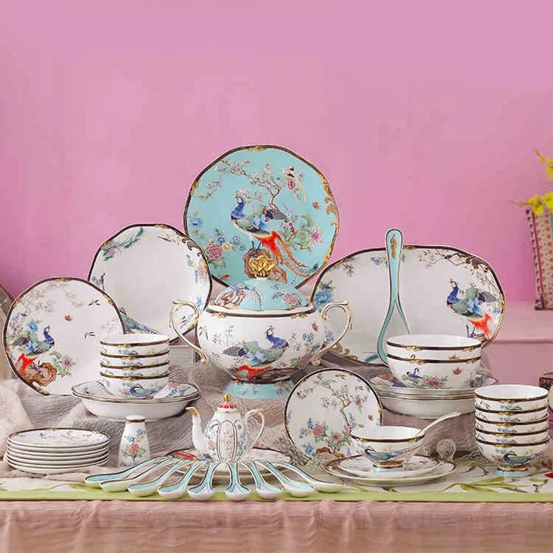 Luxury Ceramic Tableware Set Minimalist Dinnerware Sets Porcelain Plates Set Bone China Giveaways 6 People