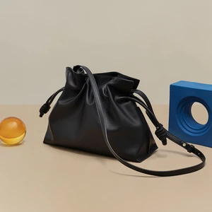 Manufacturer Custom OEM Ladies Vintage Genuine Cowhide Leather Large Capacity Lucky Crossbody Shoulder Bags Handbags for Women