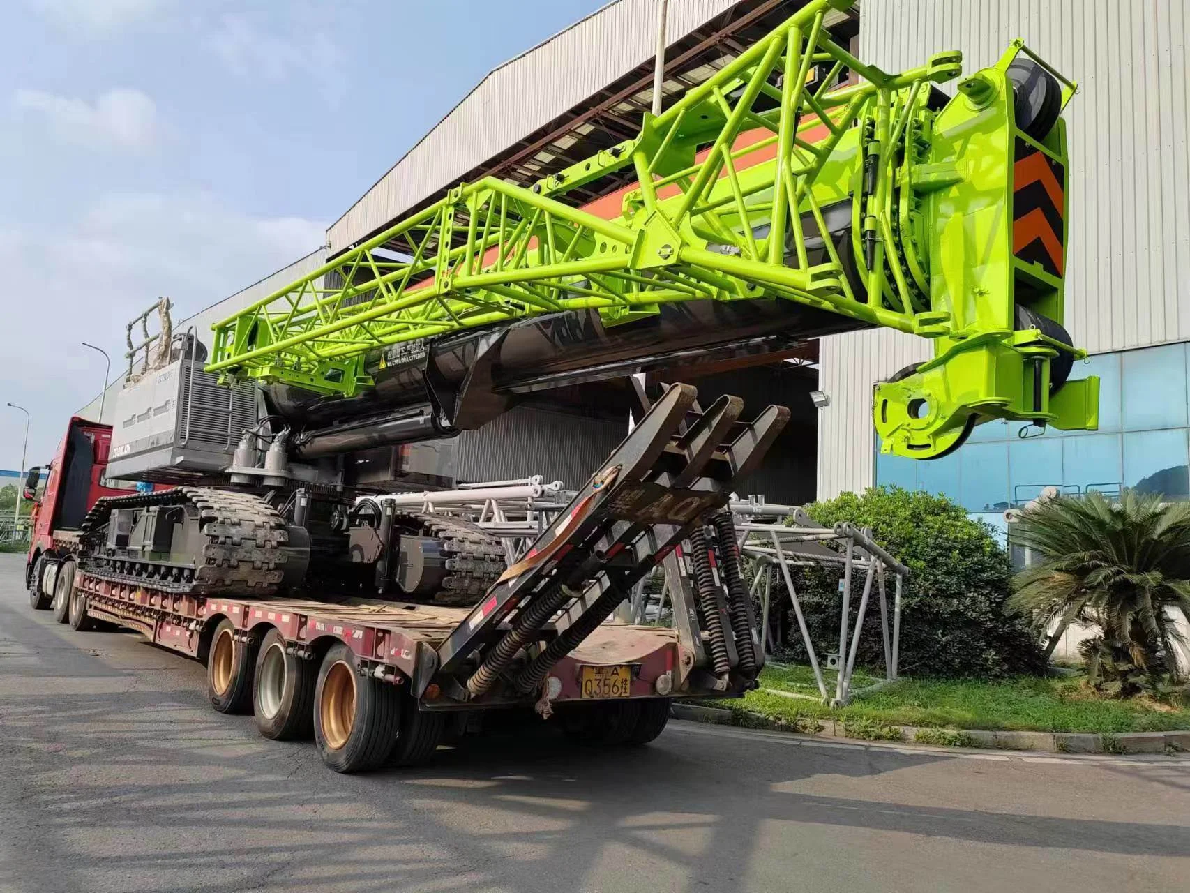 ZCT900 90 Ton Telescopic Mobile Crawler Crane - Fast Delivery