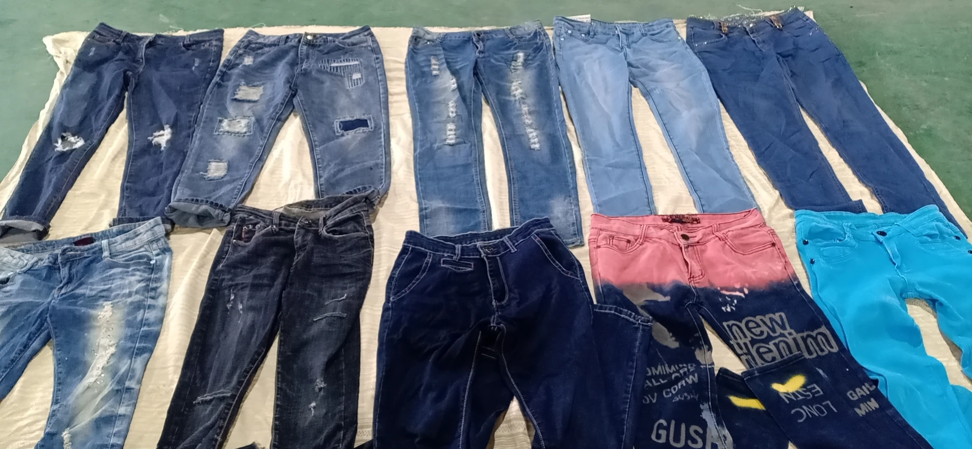 Abiti Usati Vendita Jeans Usati Fabbrica Di Abbigliamento All