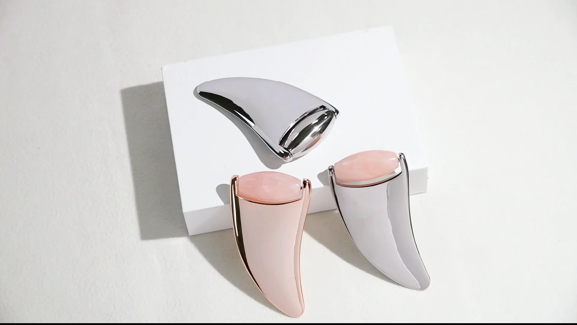 Gold Color Zinc Alloy Metal Gua Sha Handle Rose Quartz Roller 2in1 Massager Face Skincare Beauty