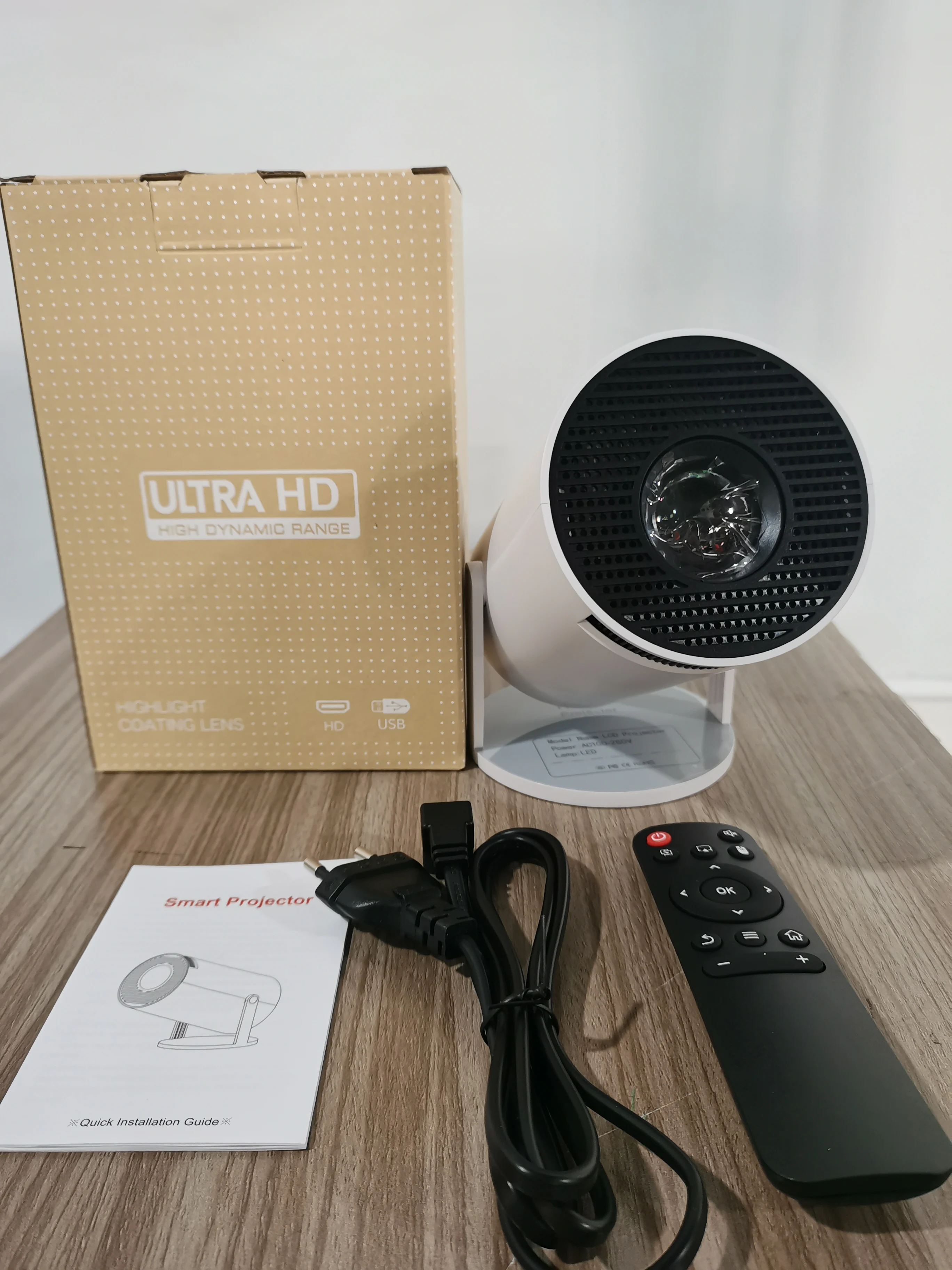 MINI SMART PROJECTOR 本体 ZTX Outdoors Mini Video Projector - 4K Home Theater Portable