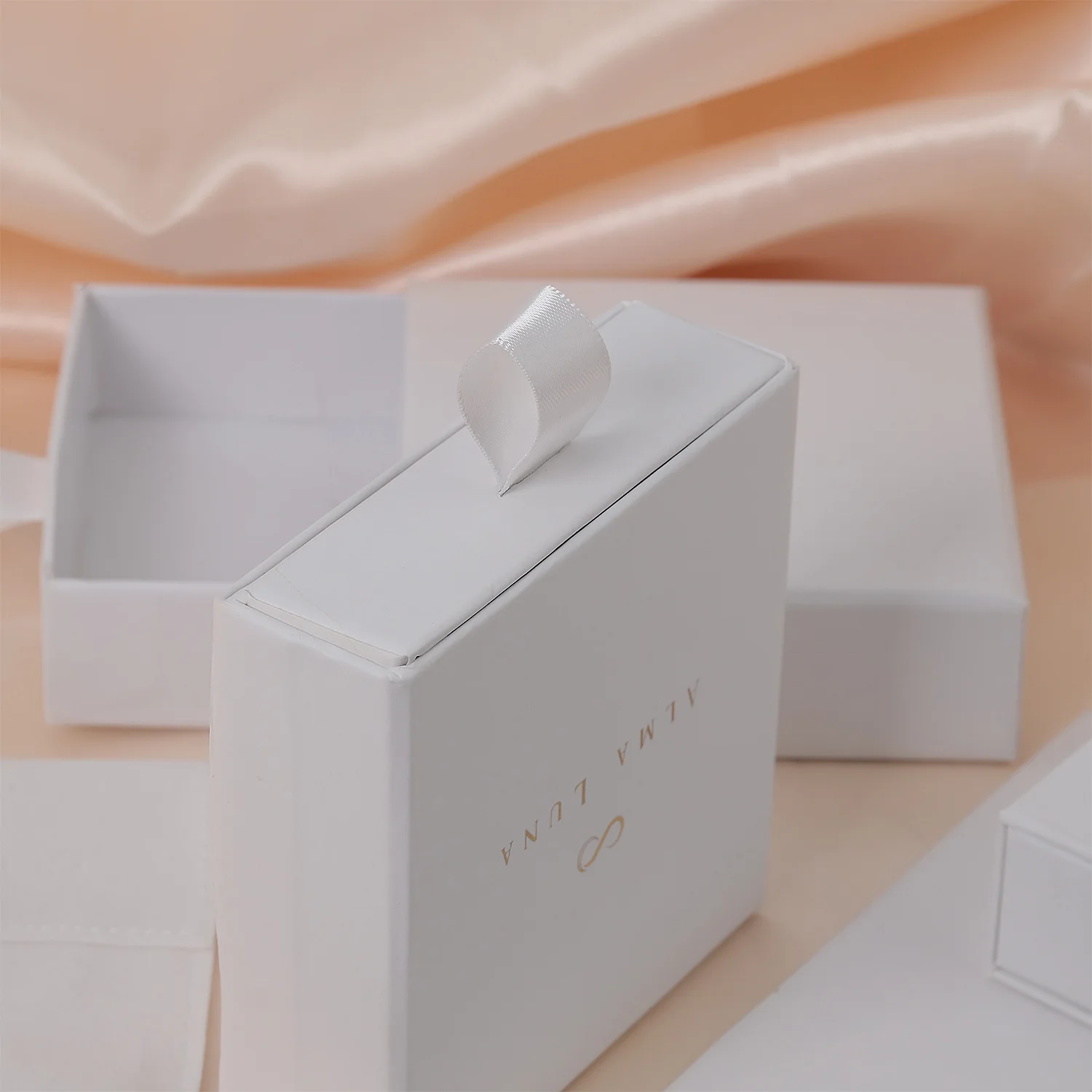 Free Samples Rectangle Paper Necklace Bracelet Gift Christmas White Jewelry Sliding Drawer Box