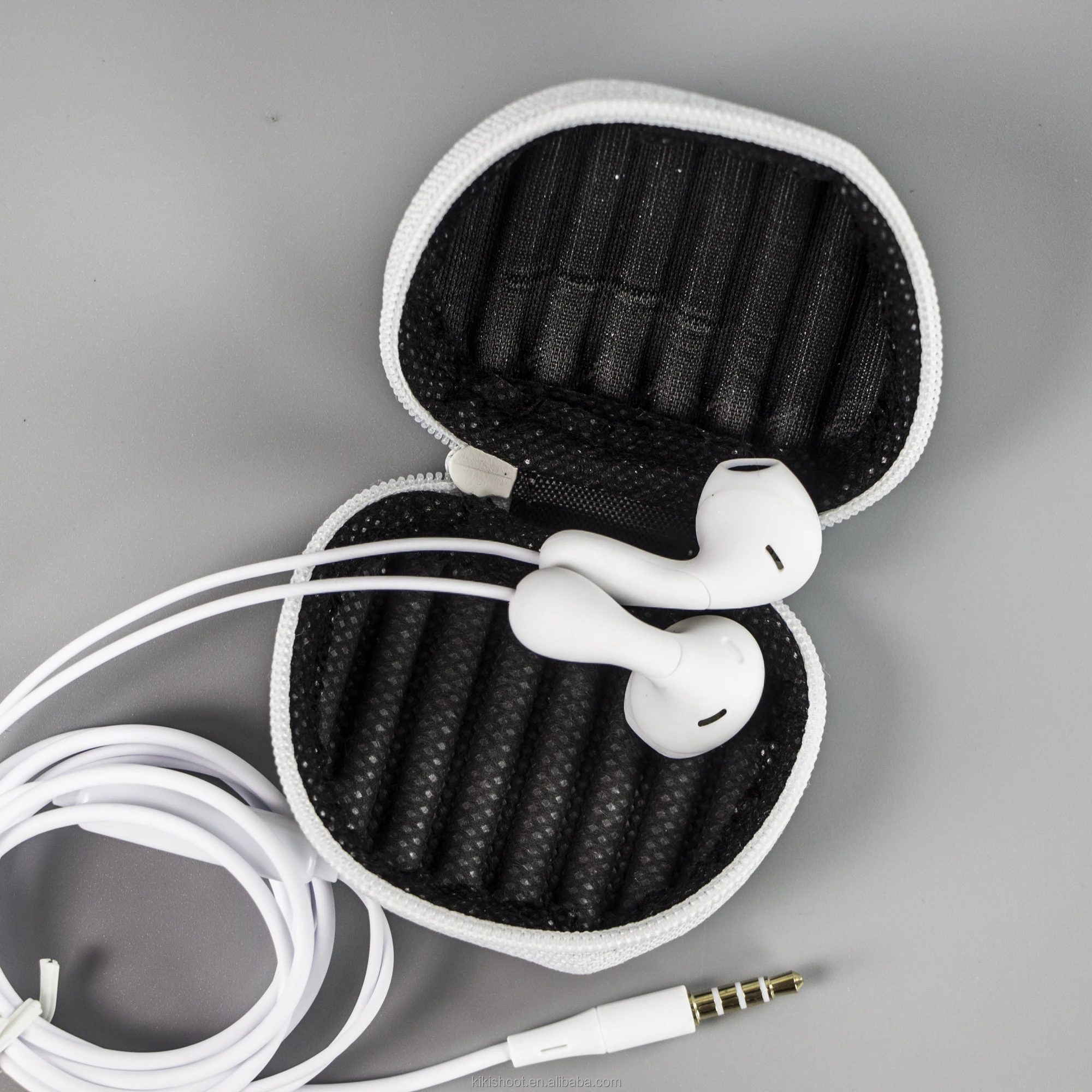 KIKI-444 Cute Smile Zipper Storage Case Earphones 3.5mm