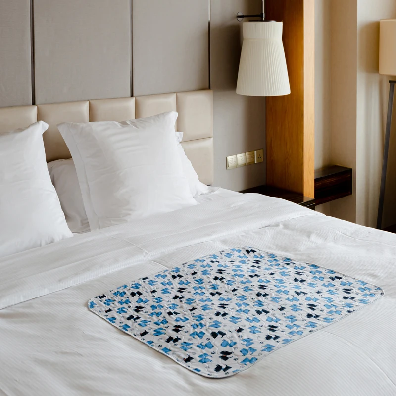 Бесплатный образец Пользовательский логотип ТПУ детский подгузник для сна поглощающий мочу хлопковый многоразовый пеленальный коврик