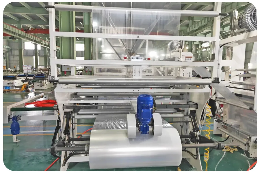 High Speed PP PE Side Hot Sealing Punching Small Bag Wicket Chicken Bread Bakery Windmill Collection Bag Making Machine