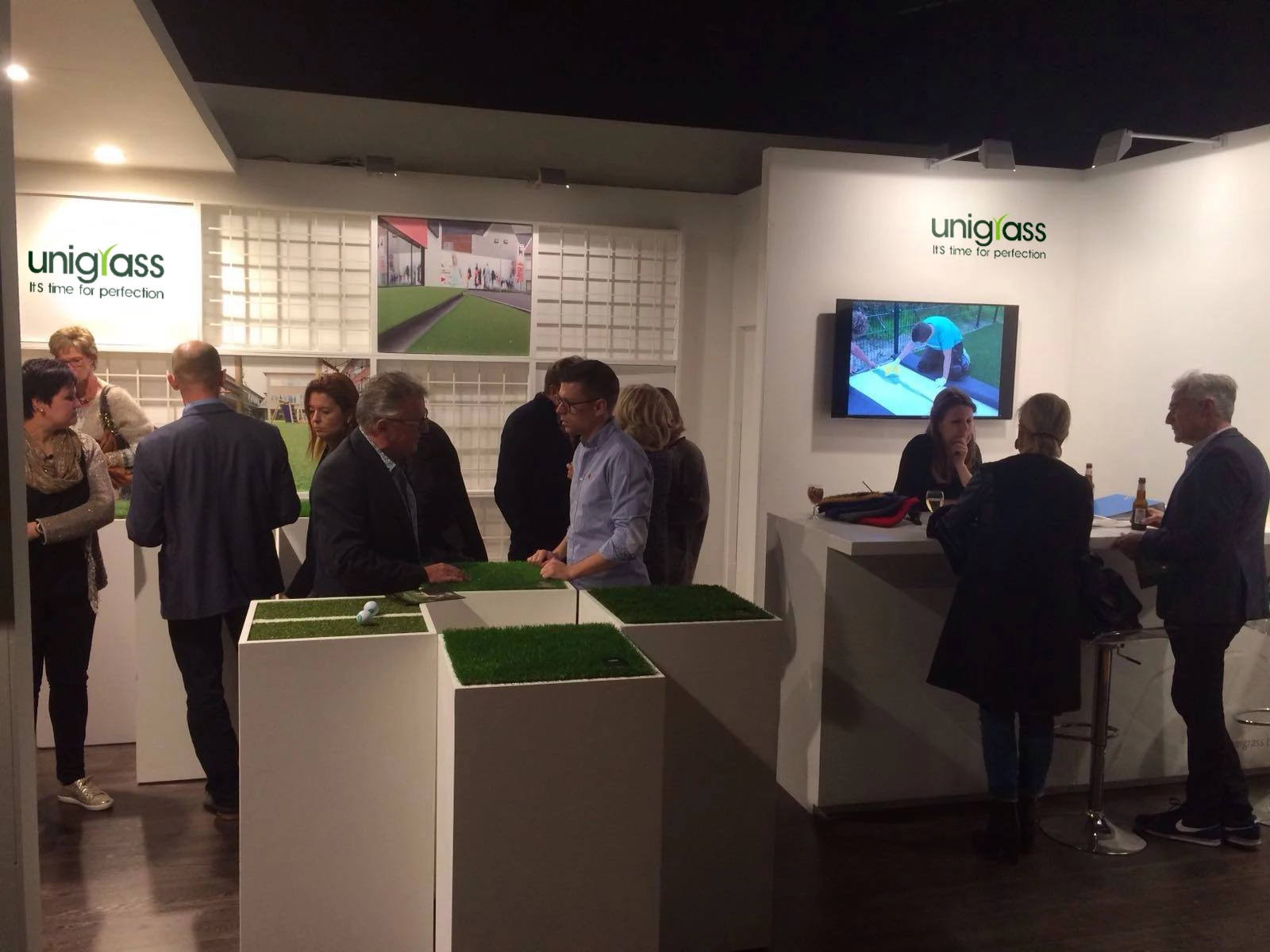 Uni Hot Sale Dog Toilet Grass Pet Pad Grass Mat For Pet Plastic Cat