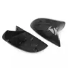 Une paire de motifs carbone