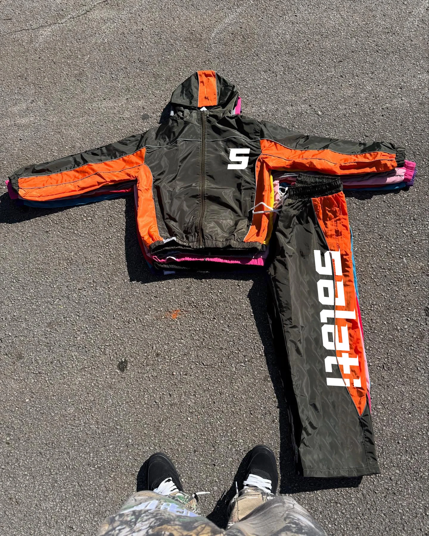 Custom Men Nylon Sweatsuits Windbreaker Top Quality Two Pieces Waterproof Tracksuit New Design Print Windbreaker 2 Piece Sets gallery 9