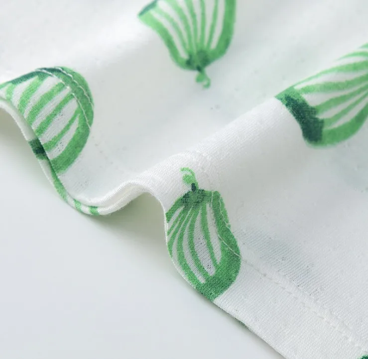 Супермягкая футболка с коротким рукавом для малышей из 100% бамбукового волокна с круглым вырезом и принтом на пуговицах