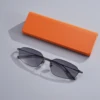 สีเทา