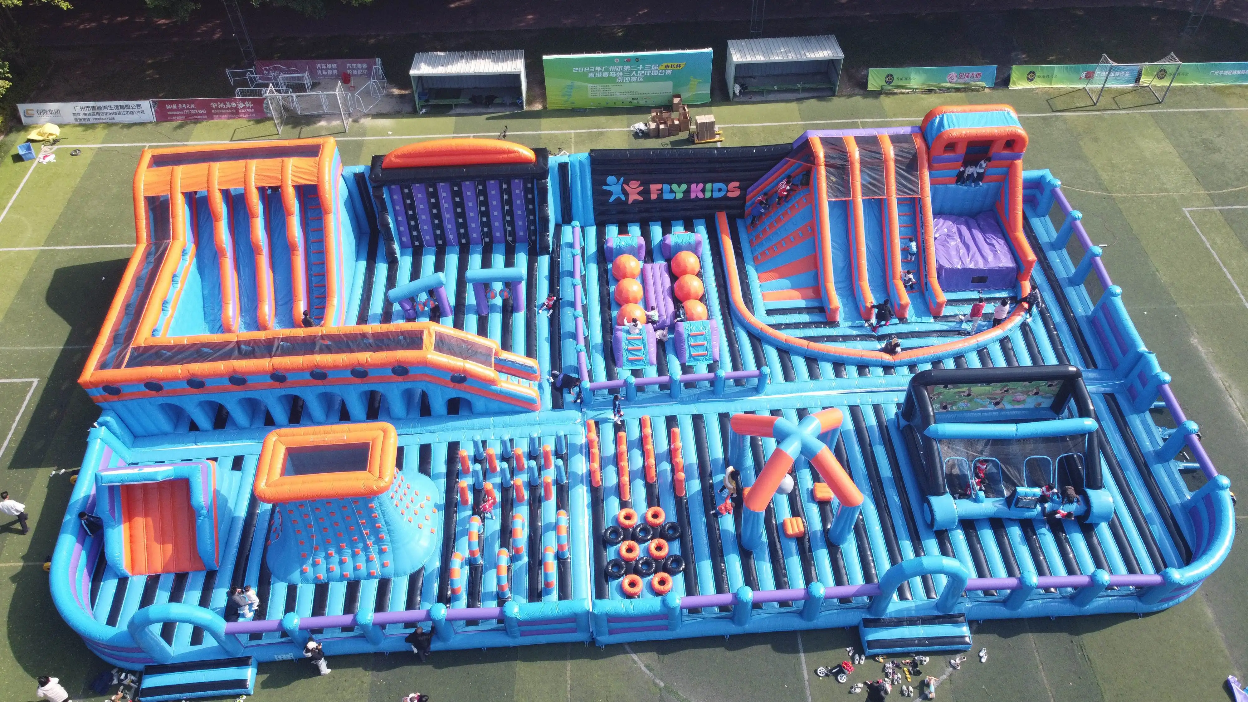 CH Custom Outdoor Children's Playground Inflatable Combo Games Theme Park Platform Inflatable Slides Amusement Trampoline Park