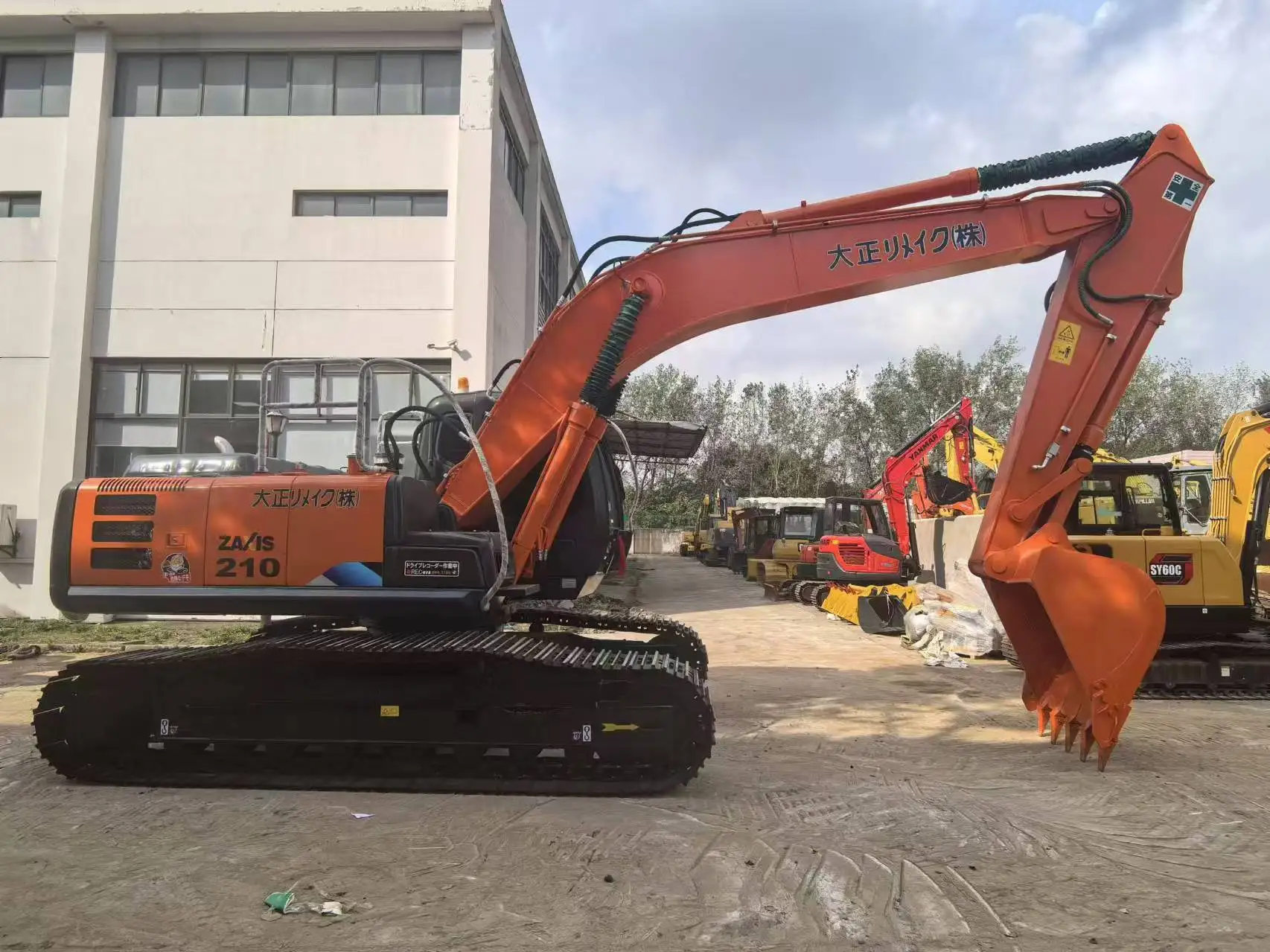 Used Hitachi ZX210 Wheel Excavator - 20 Ton, Excellent Condition