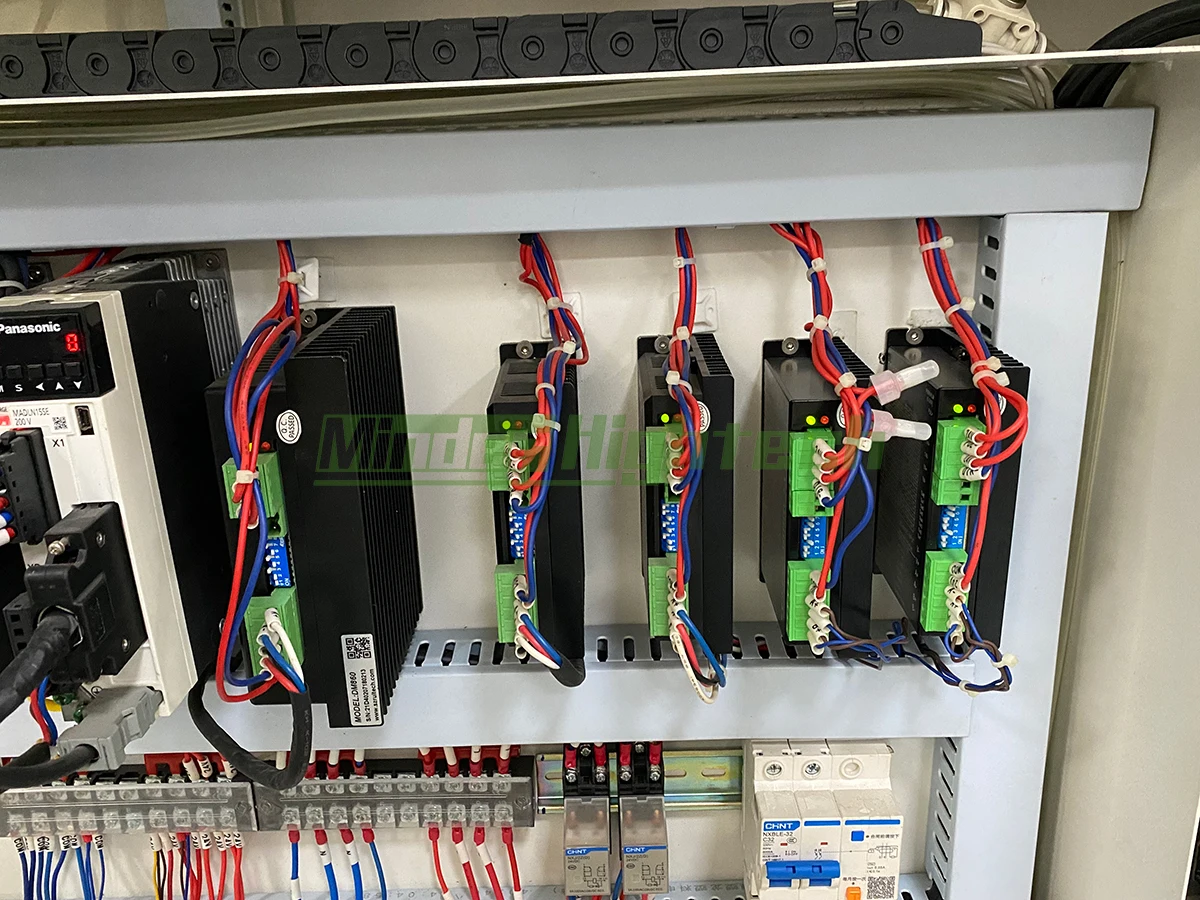 High Speed Precise Multi-blade PCBA Separator V Cutting Machine for PCB SMD Manufacturing Line with Conveyor Belt