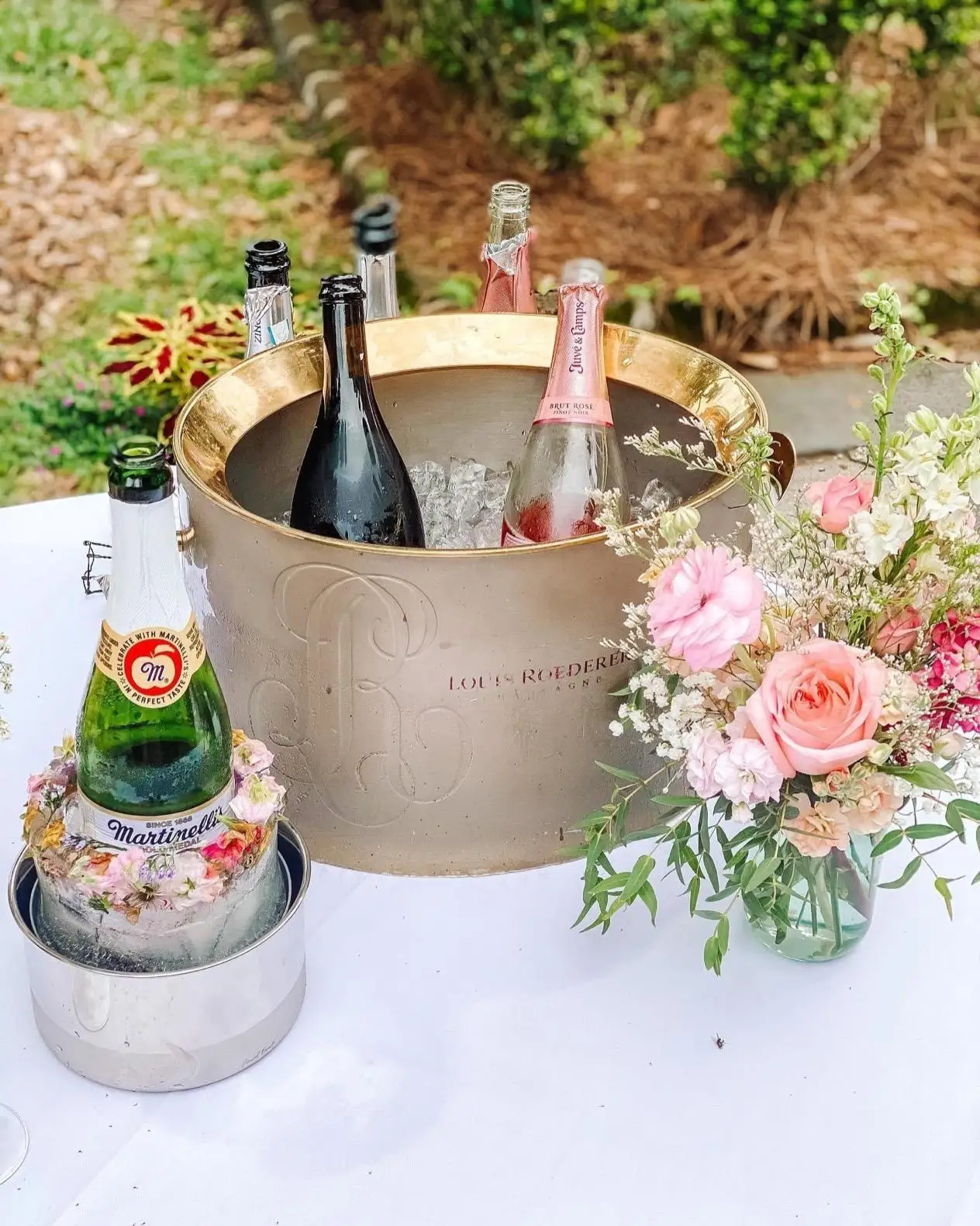 Champagne Bucket Ice Mold Wine Chiller,Customize your champagne with a  variety of beautiful ice mold containing flowers or fruits –   – Toys and Game Store