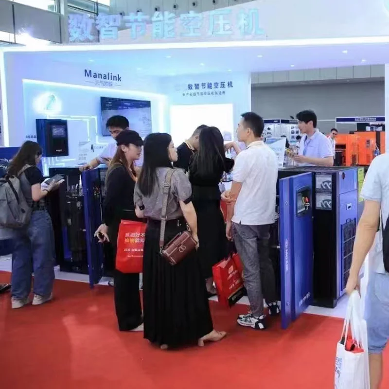 Portable 185 Cfm Compression Diesel Driven Two Stage 23kw-70kw Screw Air Compressor Engine Motor for Mining Industrial Use