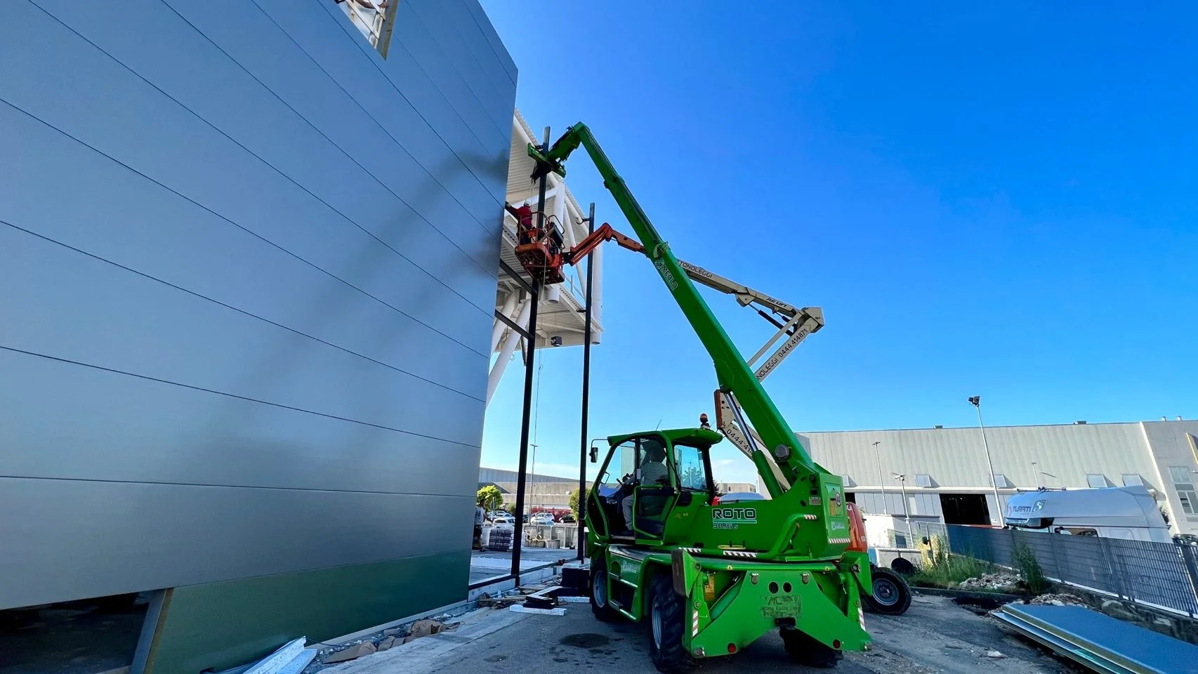 Alucobond Aluminum Composite Panels & Fixation Accessories OEM