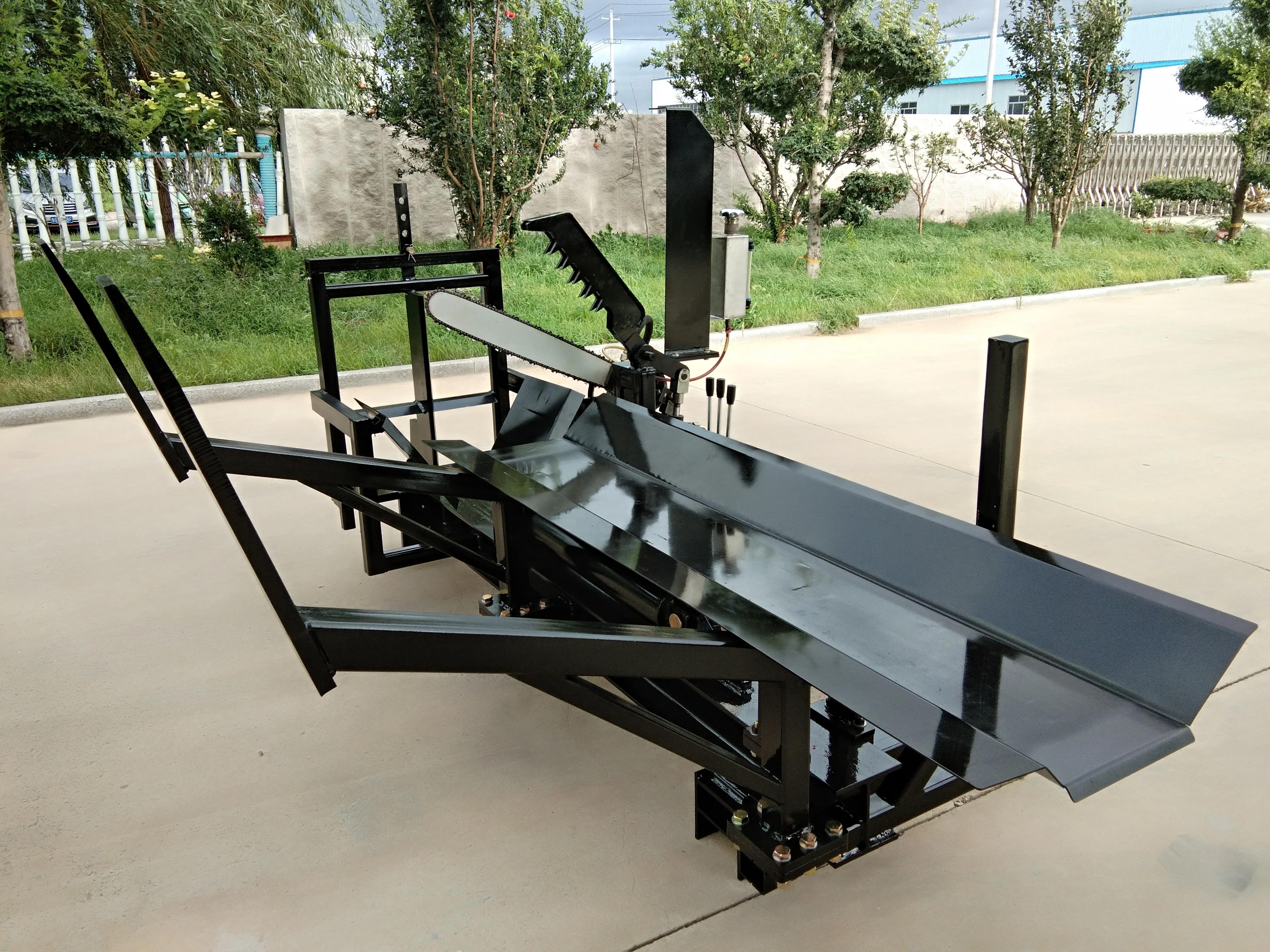 BRT 30TSS Skid Steer Firewood Processor – 30 Ton Splitting Force ...