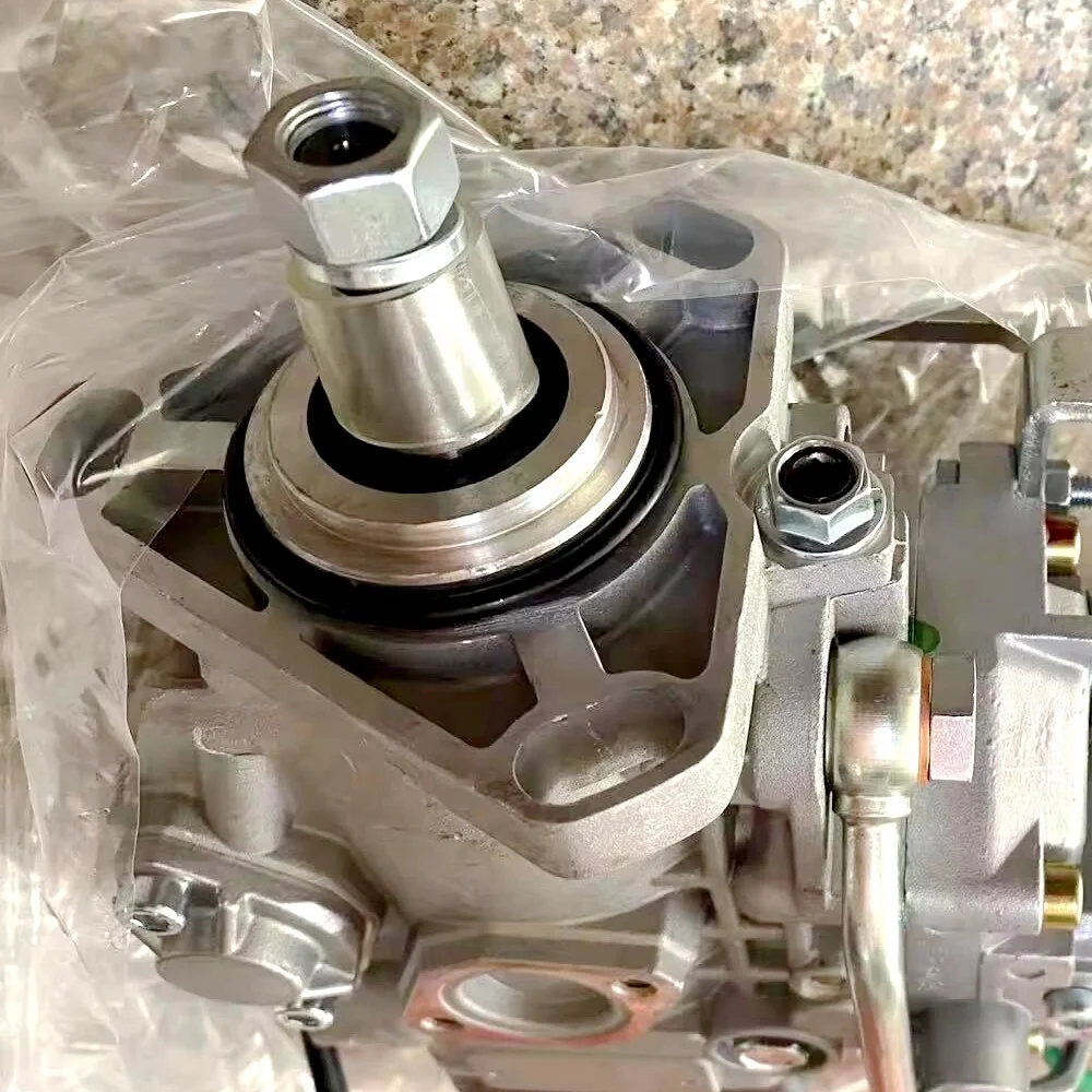 QD32 Engine Diesel Fuel Injection Pump - ZEXEL 16700-2S622