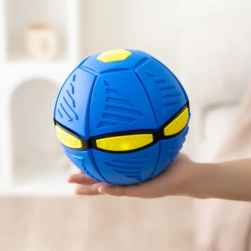 Hipidog Blue Red 16cm Deformable Interactive Durable Rubber Chew Eco Friendly Flying Saucer Pet Ball With Hole for Pets Dog