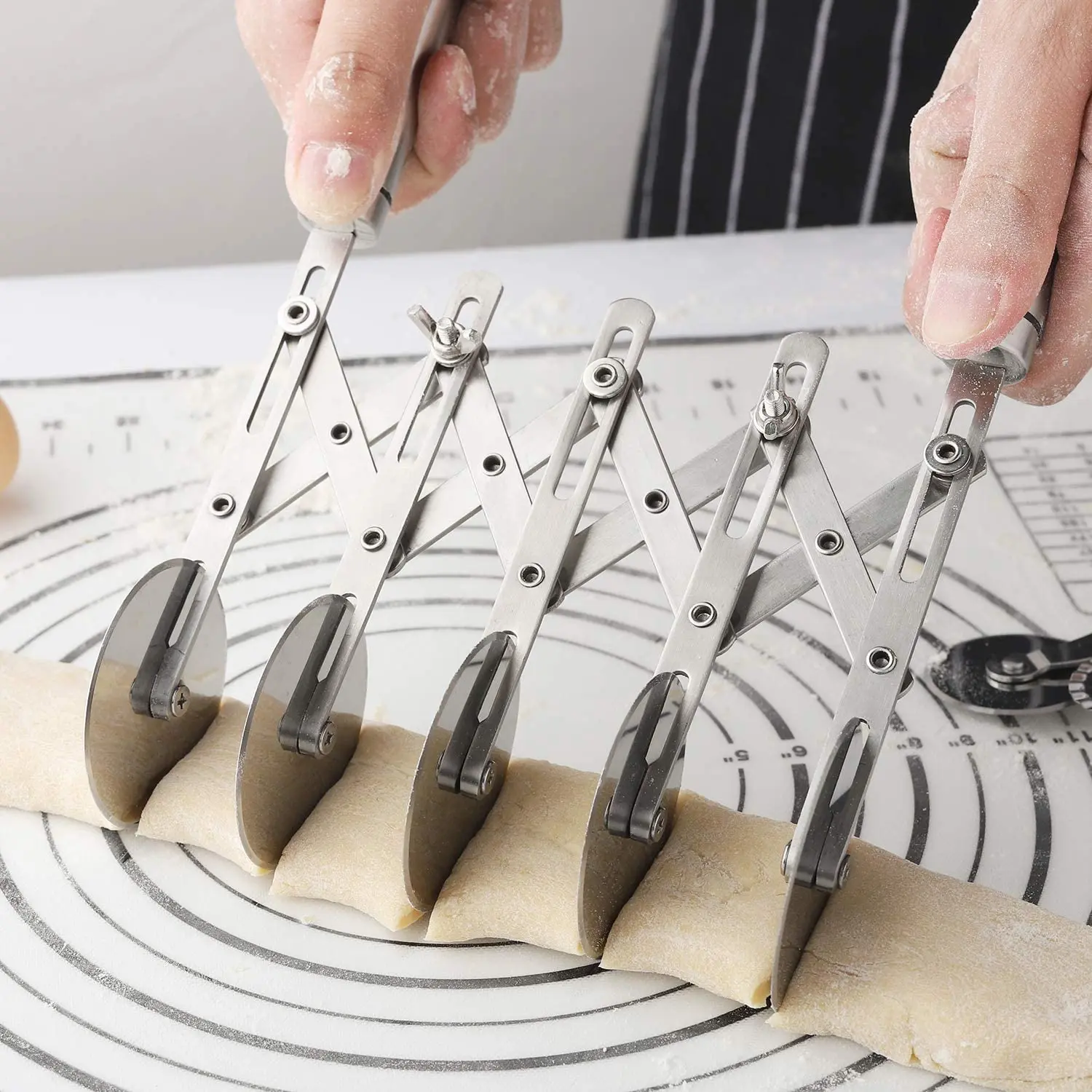 5 Wheel Pastry Cutter with Handle Stainless Steel Double Cutter Adjustable Pizza Slicer Multi-Round Dough Cutter Roller