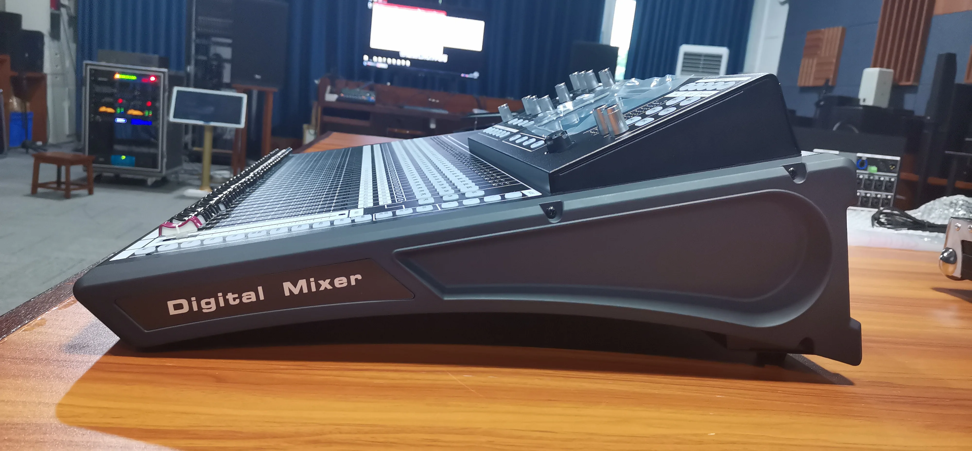 Professional Audio Digital Dj Console Mixer 32channels Digital Mixer Live Sound System
