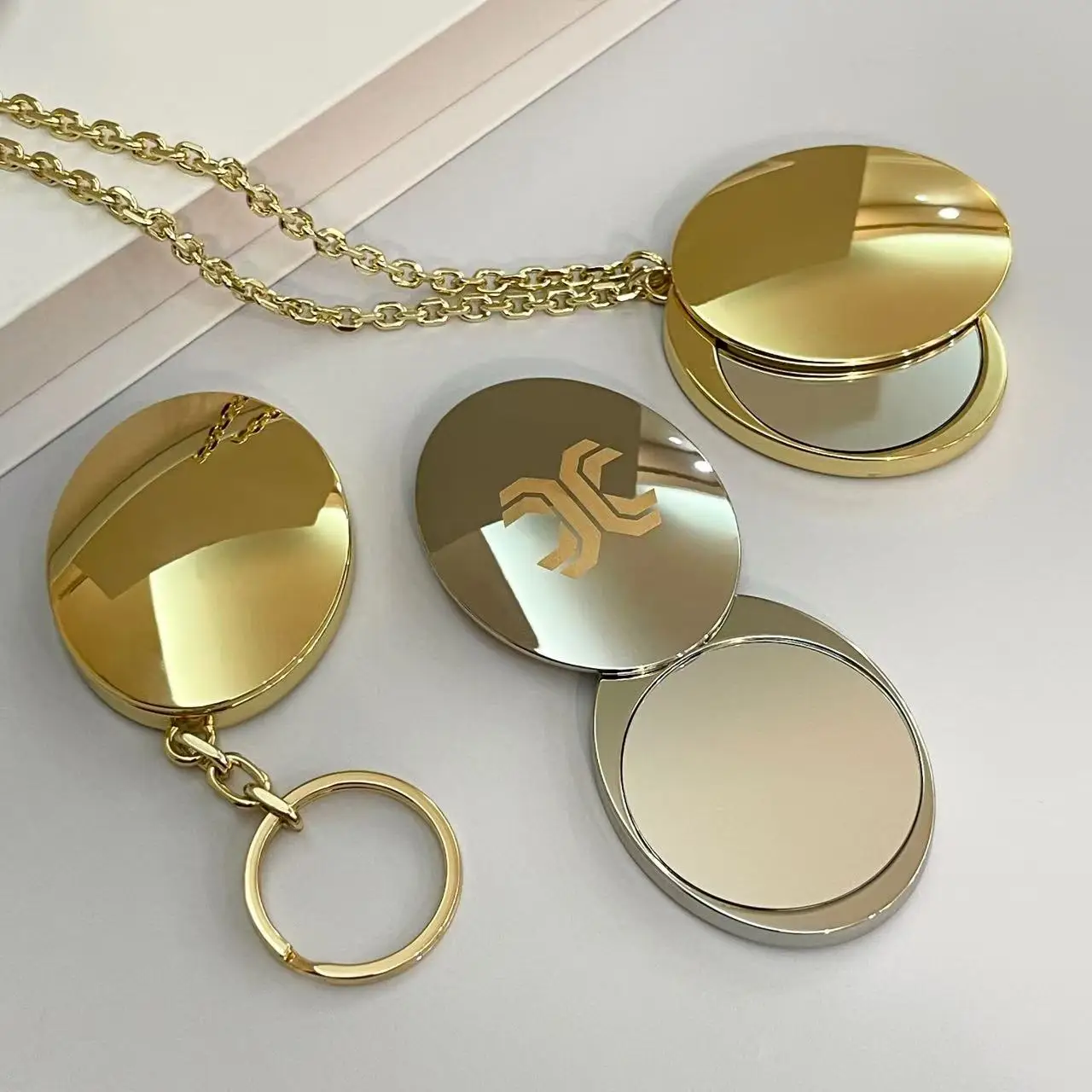 Custom Logo Mini Folding Mirror Portable Keychain For Women Travel Modern Style Small Promotional Gift Metal Crafts_voghion.com