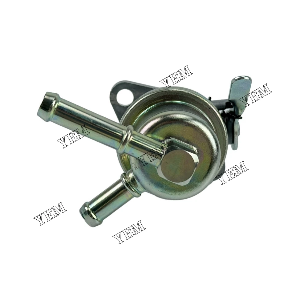 Good Quality D1703 Fuel Pump 17539-52033 Fit for Kubota D1703 Engine. 4