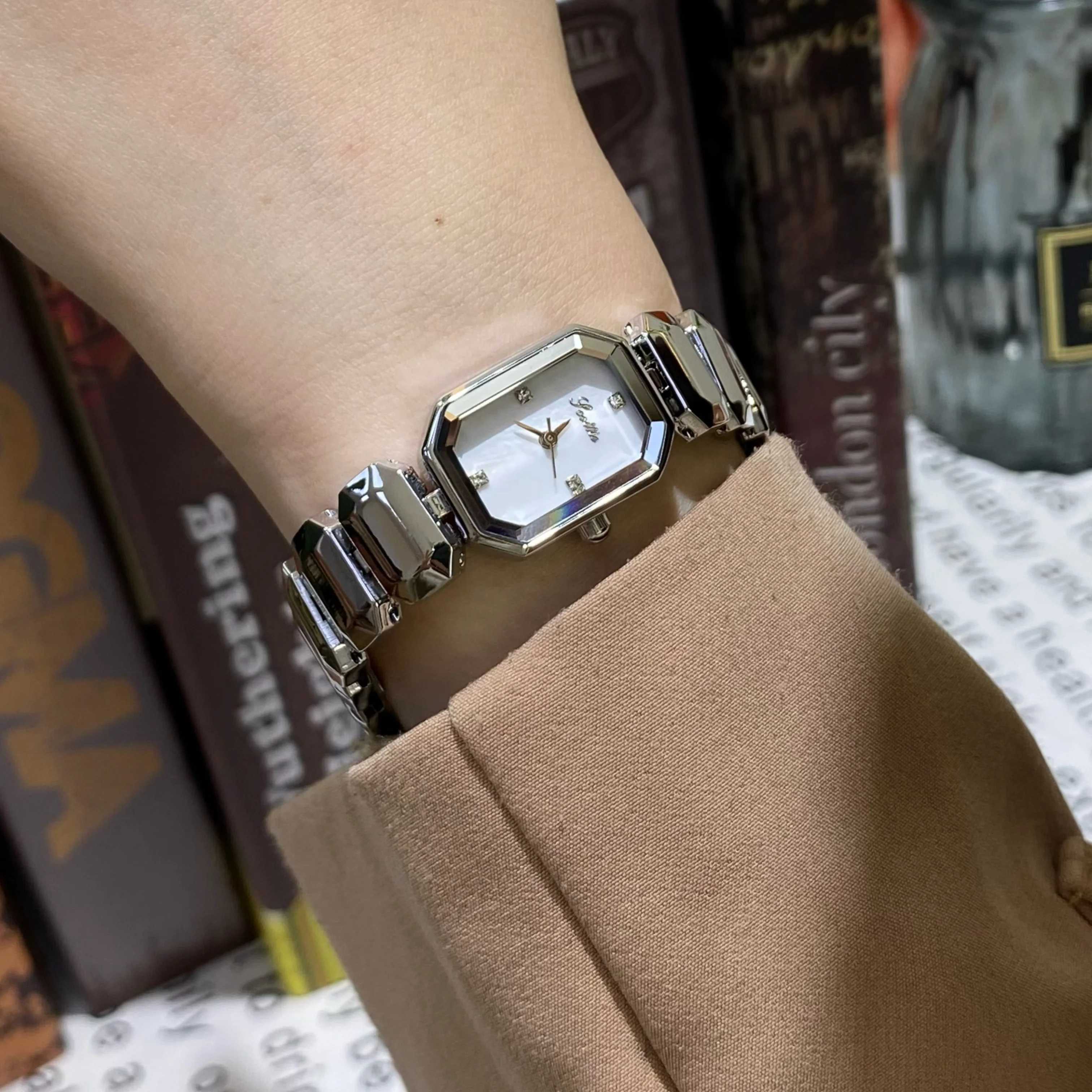 Scottie 9610 Women's Stainless Steel Watch - Modern Style