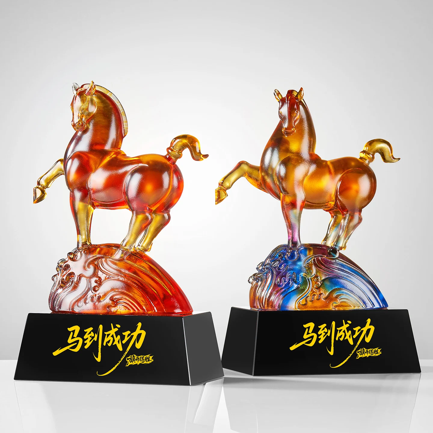 Laadukkaat uudet ylelliset lahjatuotteet, tarkkailupöydän koriste-esineet, erinomaiset lahjat, hevosmallit, trofeet