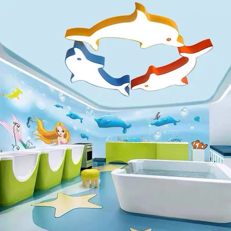 Kreative, farbenfrohe Cartoon-Delfin-LED-Hängeleuchte für Schwimmbäder, Einrichtungen der frühkindlichen Bildung und Geschäfte für Mutter und Baby – hängend