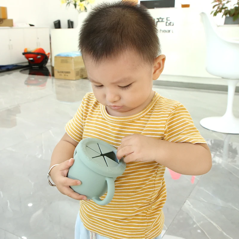 250ml Weighted Straw Sippy Cup Animal Pattern Leak Proof Infant Handle Flip  Cup For Children Blue