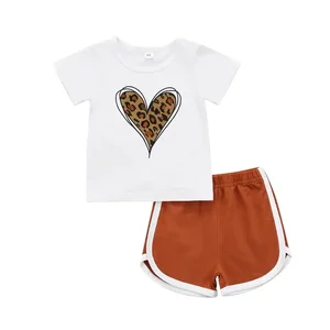 Wholesale Valentine's Day Summer Girls Clothing Sets Love Leopard Printed T-Shirts Shorts Two Pieces Children Clothing Sets
