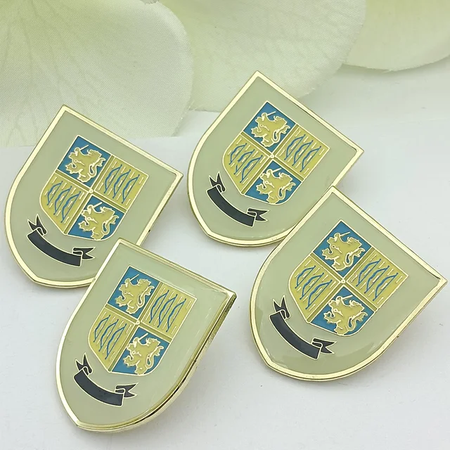 Manufacturers Personalised Metal Stamped Iron 2d Engraved Gold Badge Resin Epoxy Custom Lapel Pin badge for Suit