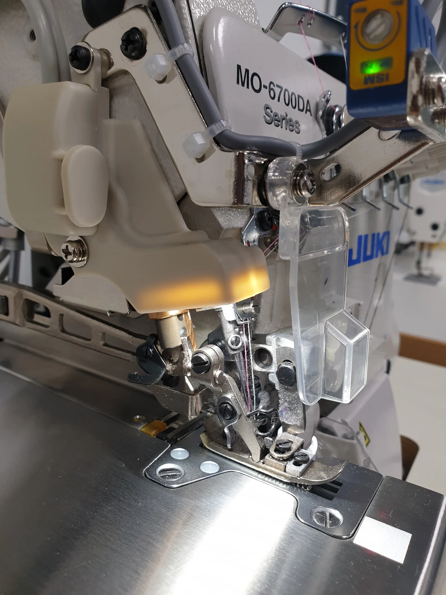 Jukis 6714 Long Life 4 Thread Super High Speed Overlock Used Industrial  Sewing Machine for Garment