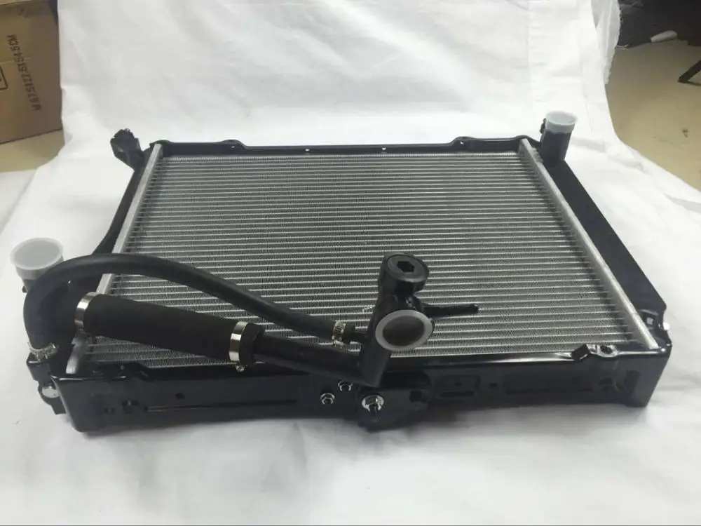 Hiace Van Mini Bus 1989-2004 1RZ 2RZ MT Gas Radiator Spare Parts 4G24 Water tank Heat Sink 16400-75330 16400-75370