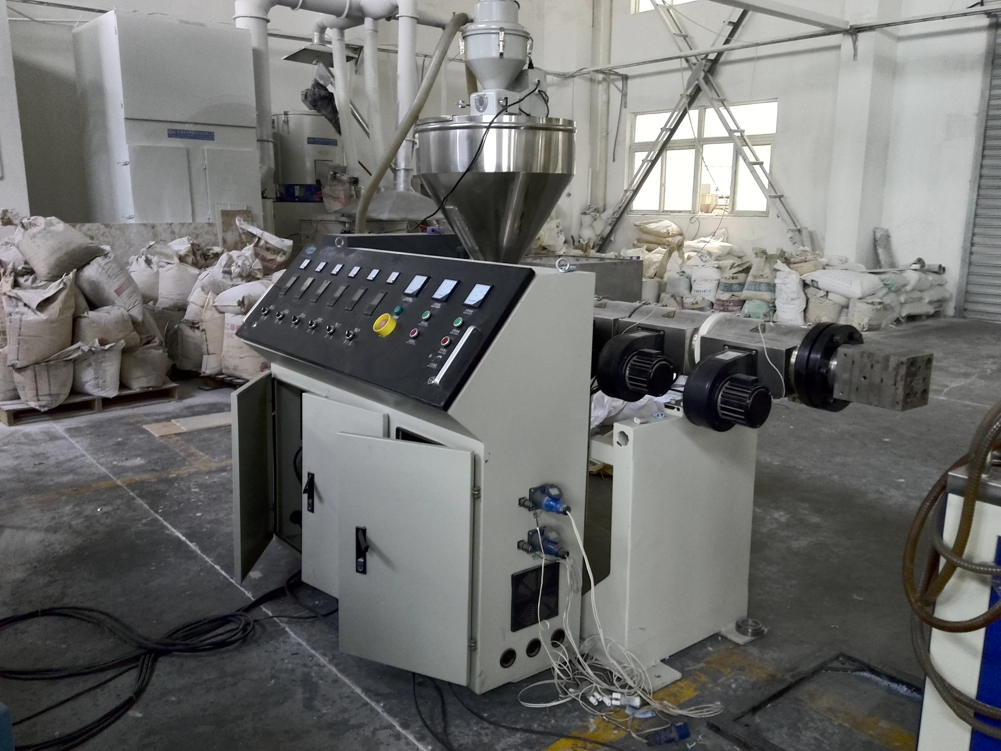 小型塑料 pvc/abs/pp/ps/pc 型材产品挤出制造机/生产线 - buy