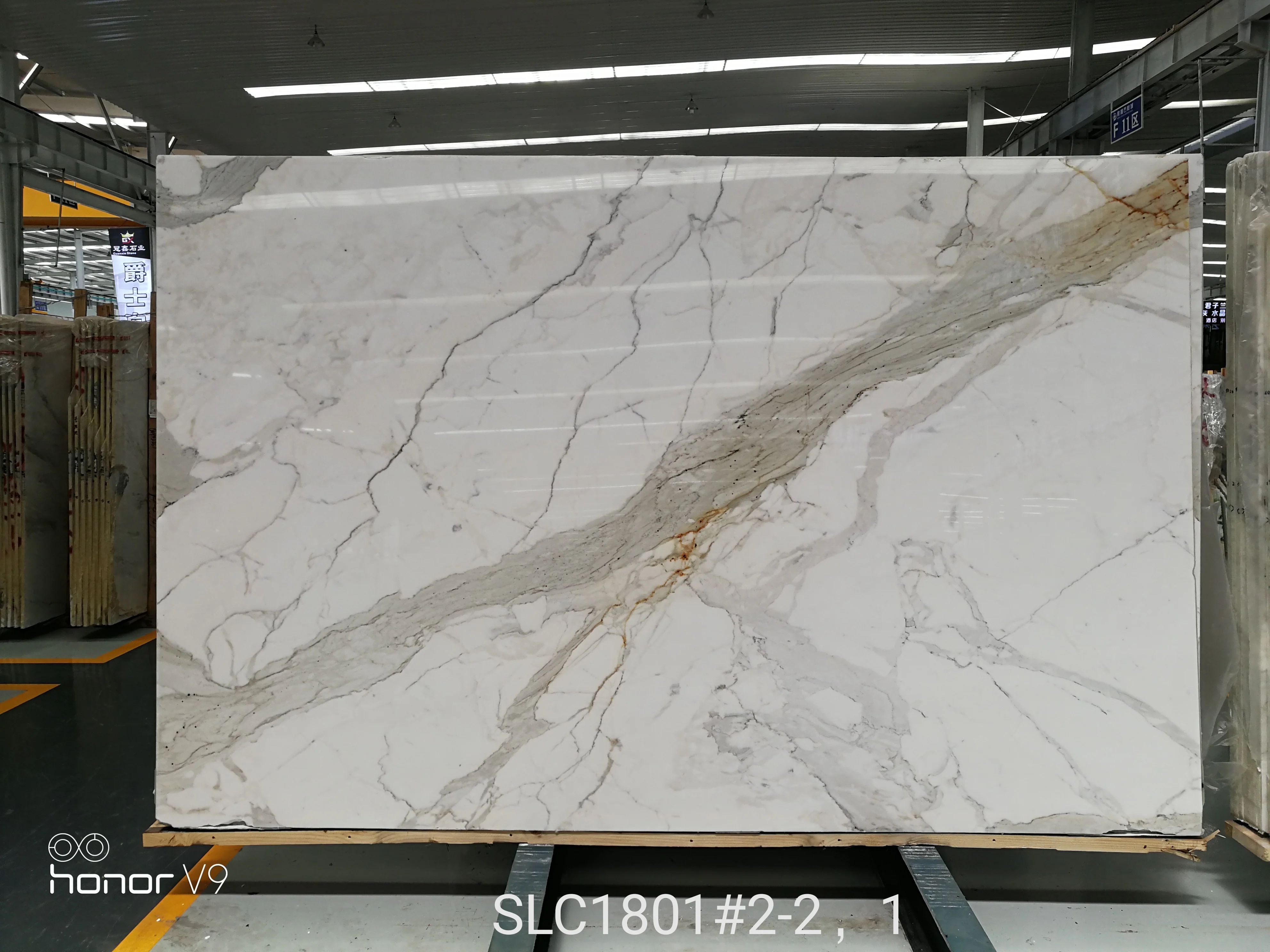 Italian Marble Price  White Marble Slabs Polished Calaccata Gold Luxurious Interior Decoration
