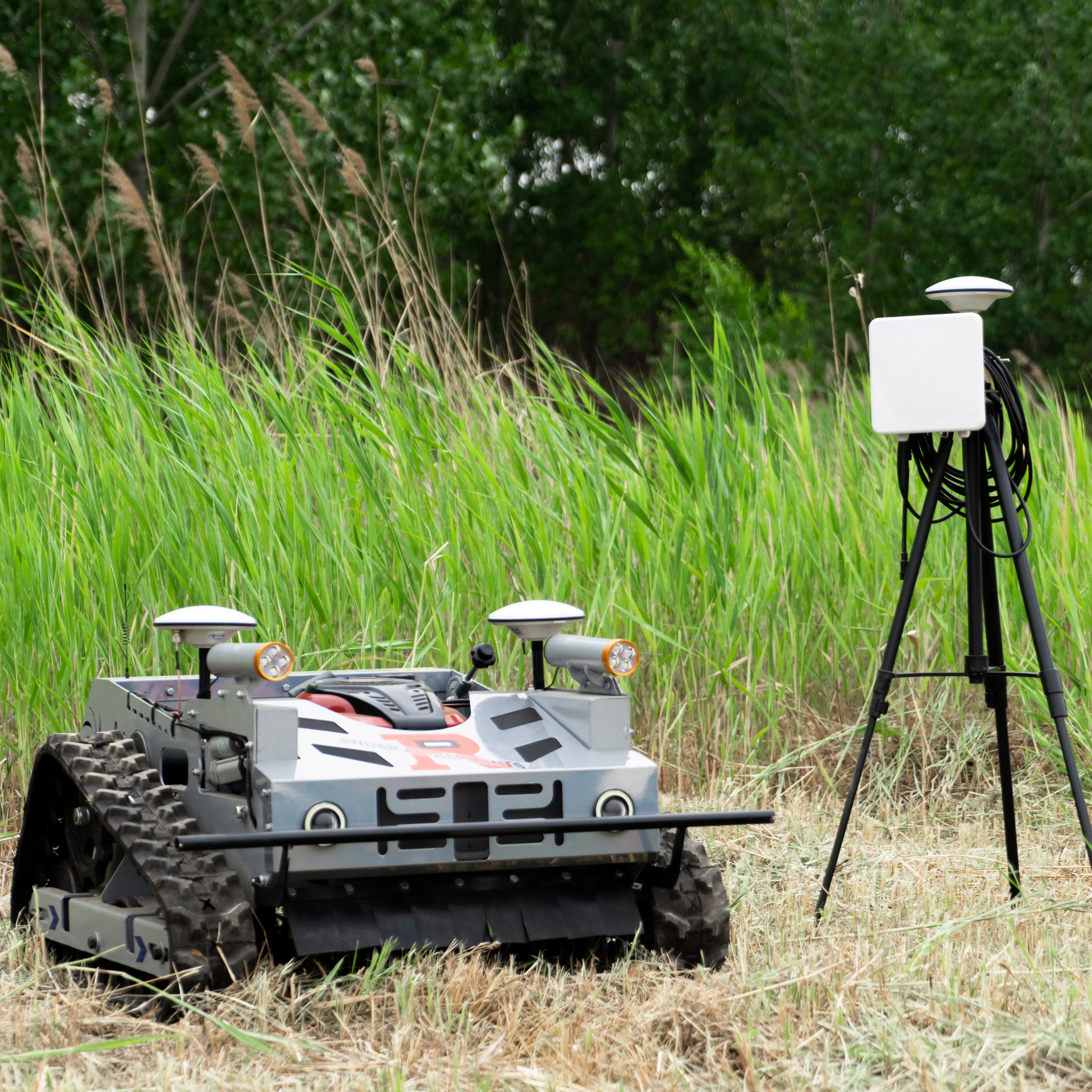 Agriculture Rubber Tracks Remote Control Robot Lawn Mower CE EPA Diesel Engine All Terrain Grass Cutting Machine